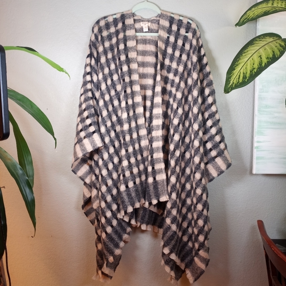 World Market Grey Cream Basket Weave One Size Fits Most Bohemian Scarf Poncho
